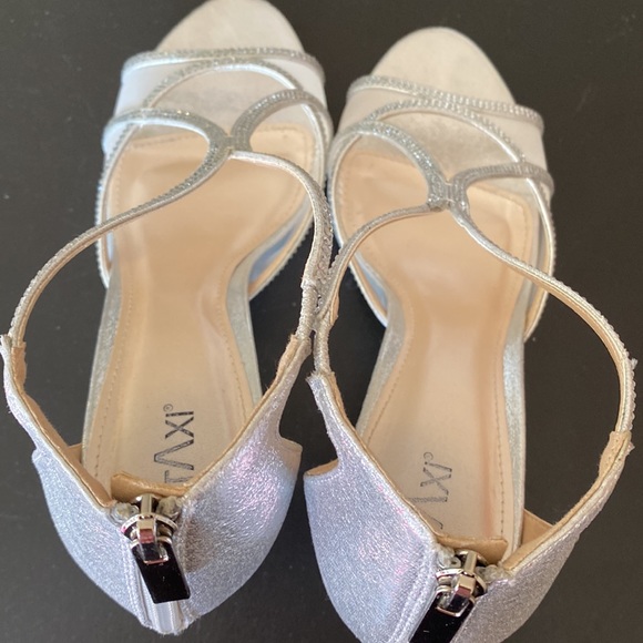 Taxi Dress Sandal - Picture 5 of 7